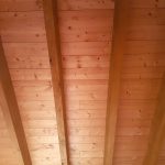 hebergement-campagne-oreilles-delicates-cuisine-salon-poutres-bois-plafond