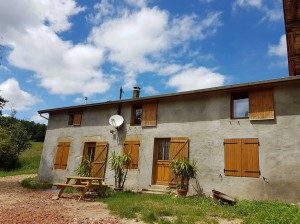 campagne-hebergement-oreilles-delicates-construction-exterieur-renovation-ferme-studio-enregistrement